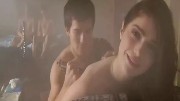 Utilizați OMBLIVE Vibe în interiorul Chilotei pentru a poze cu pizda goale satisface ei excitat tanar si matura pizde