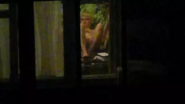 Doi poze cu oameni care se fut prieteni dansează și fac sex