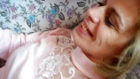 Foarte drăguț 19-yr pozde goale Blonda dans pol și Masturbari