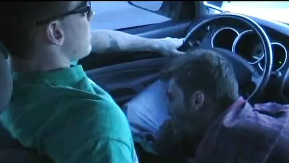 Uma suge tatăl vitreg . La telefon poza pizda cu mama